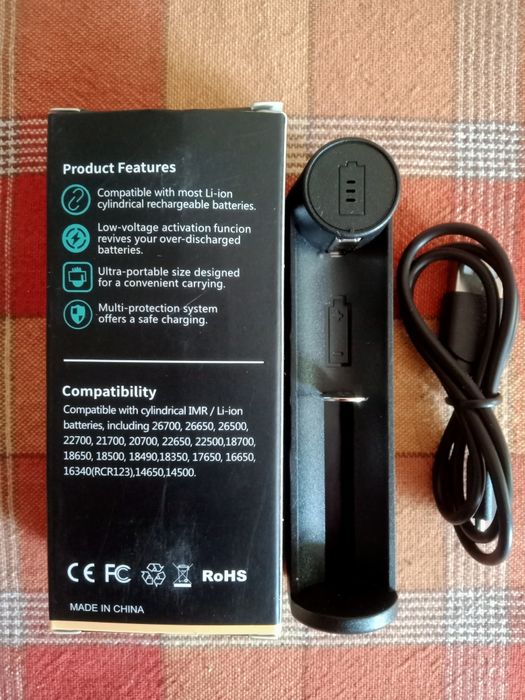 Зарядное устройство на 1 слот для АКБ.