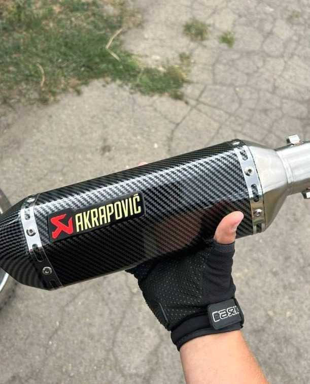 Прямоточний прямоток на мотоцикл Акрапович