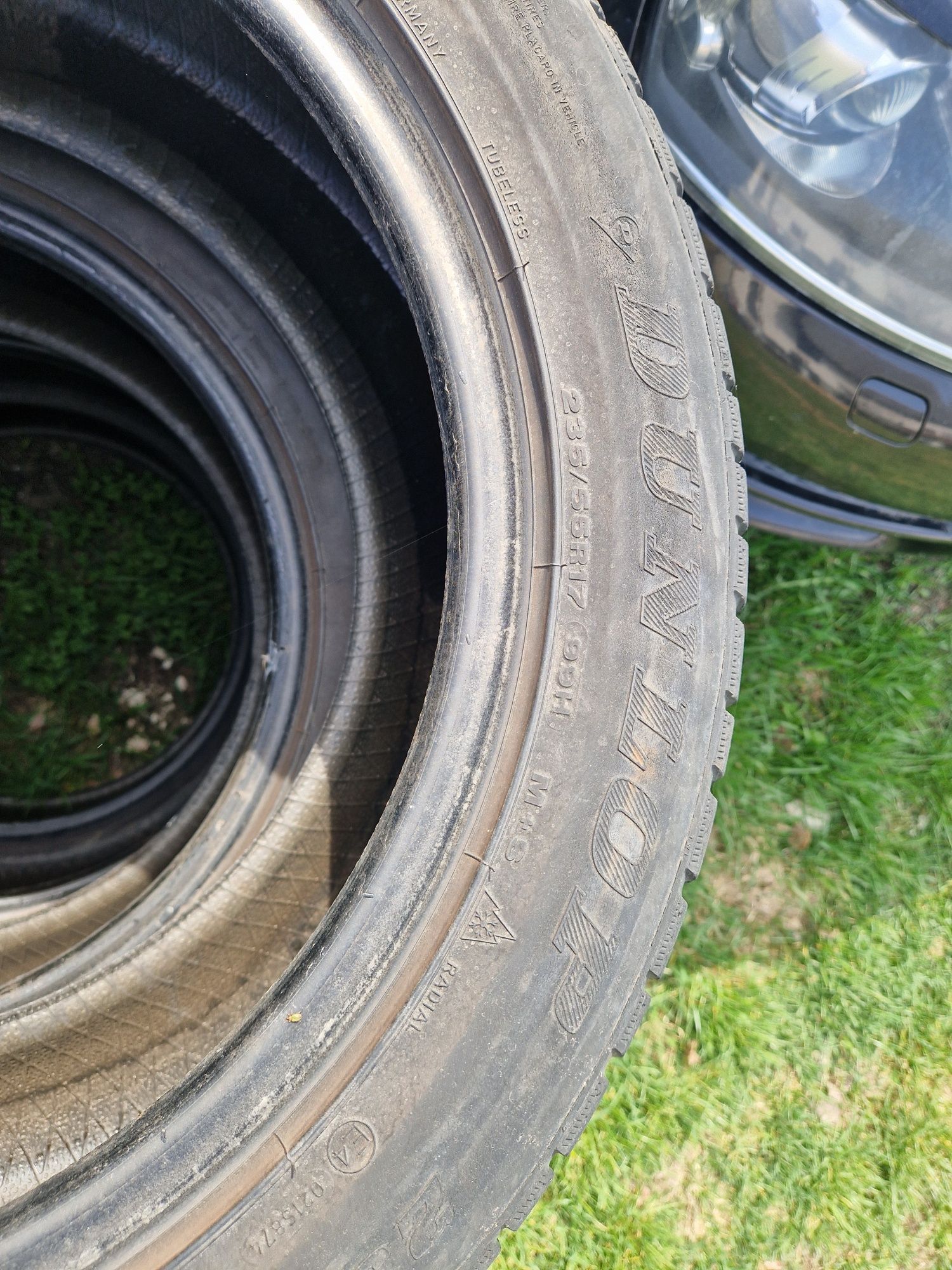 Opony zimowe 235/55 R17 Dunlop