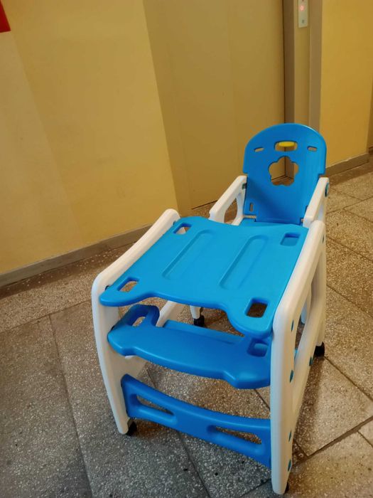 Krzesełko do karmienia plus stolik dla starszaka