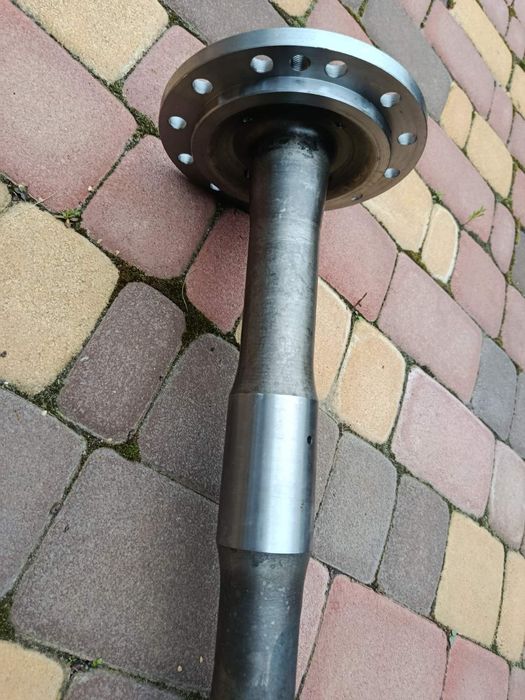 Продам піввісь задню коротку Камаз 43110