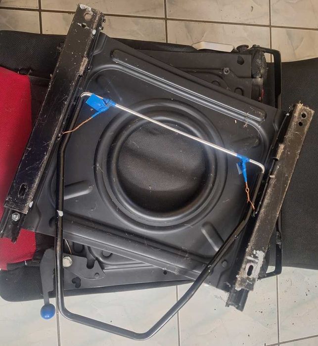 Fotele uniwersalne na obrotnicach