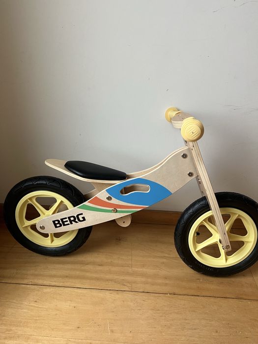 Bicicleta de madeira equilibrio montessori
