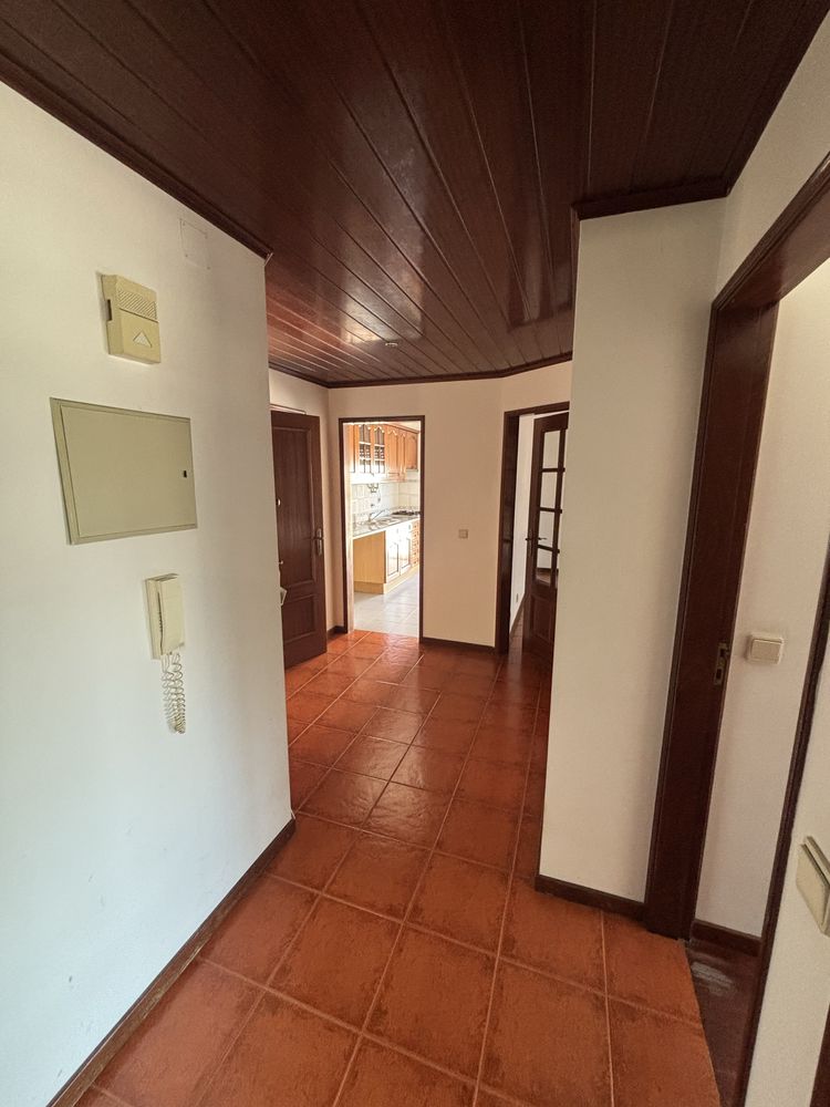 Apartamento T2 garagem elevador e terraco Cotovia