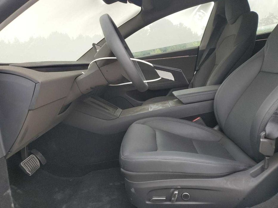 Tesla Model 3 2025