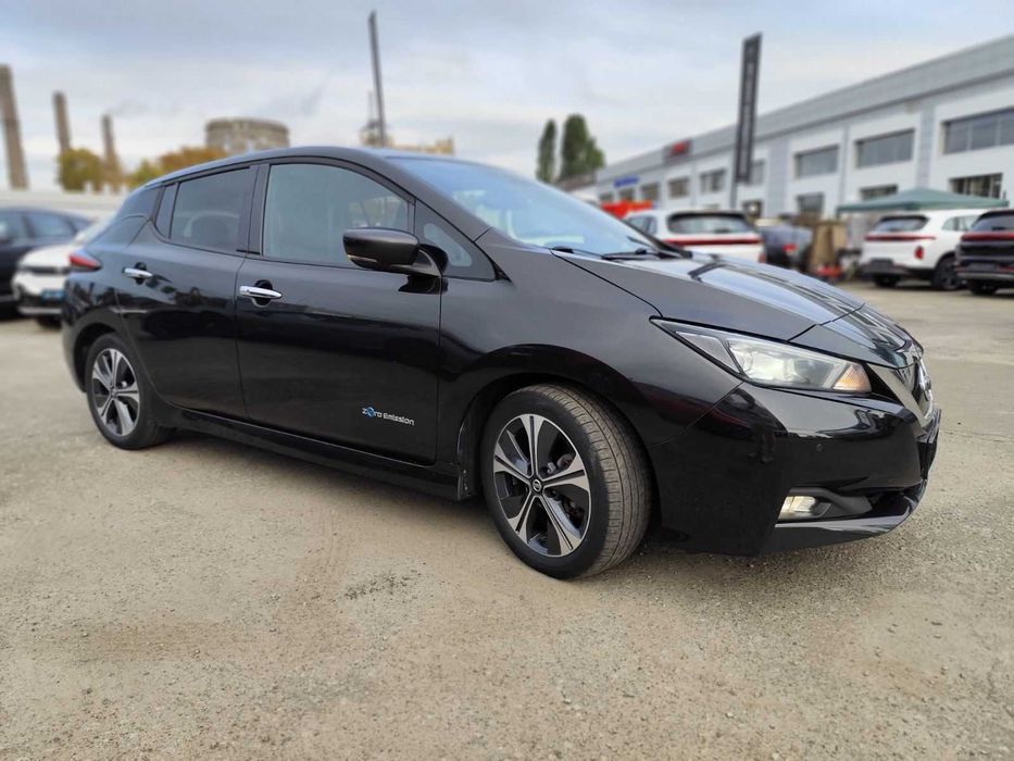 NISSAN LEAF II N-Connecta 40 квт на 270 км