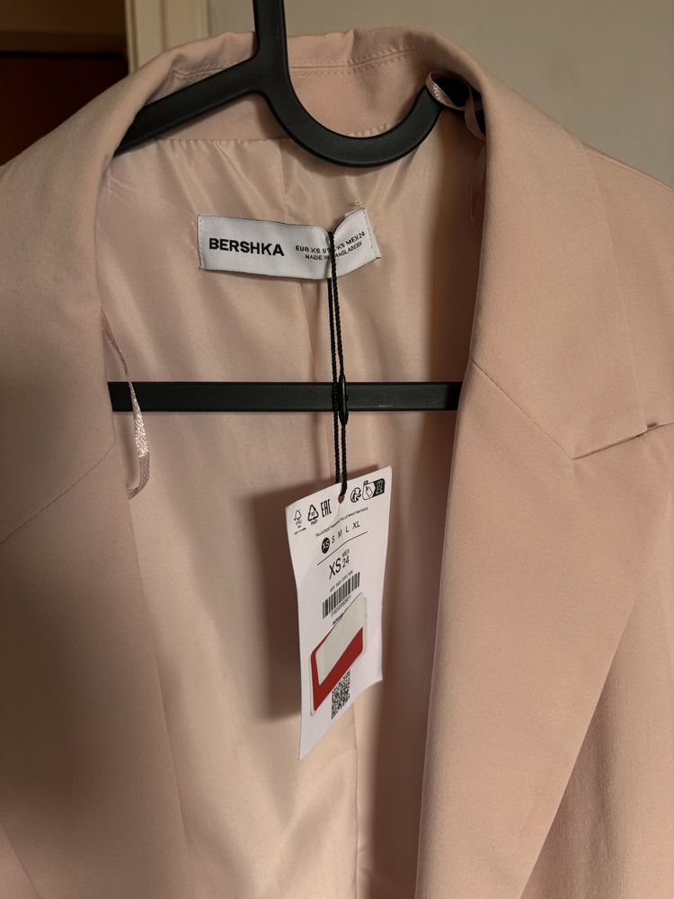 Sprzedam marynarkę Nowa 70zł.Nowa, kupiona w BERSHKA