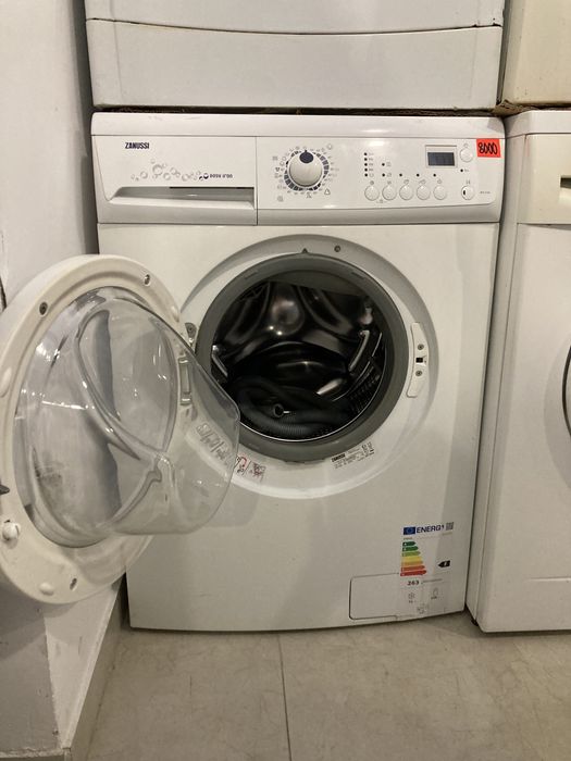 Прально-сушильна машина Zanussi, машинка