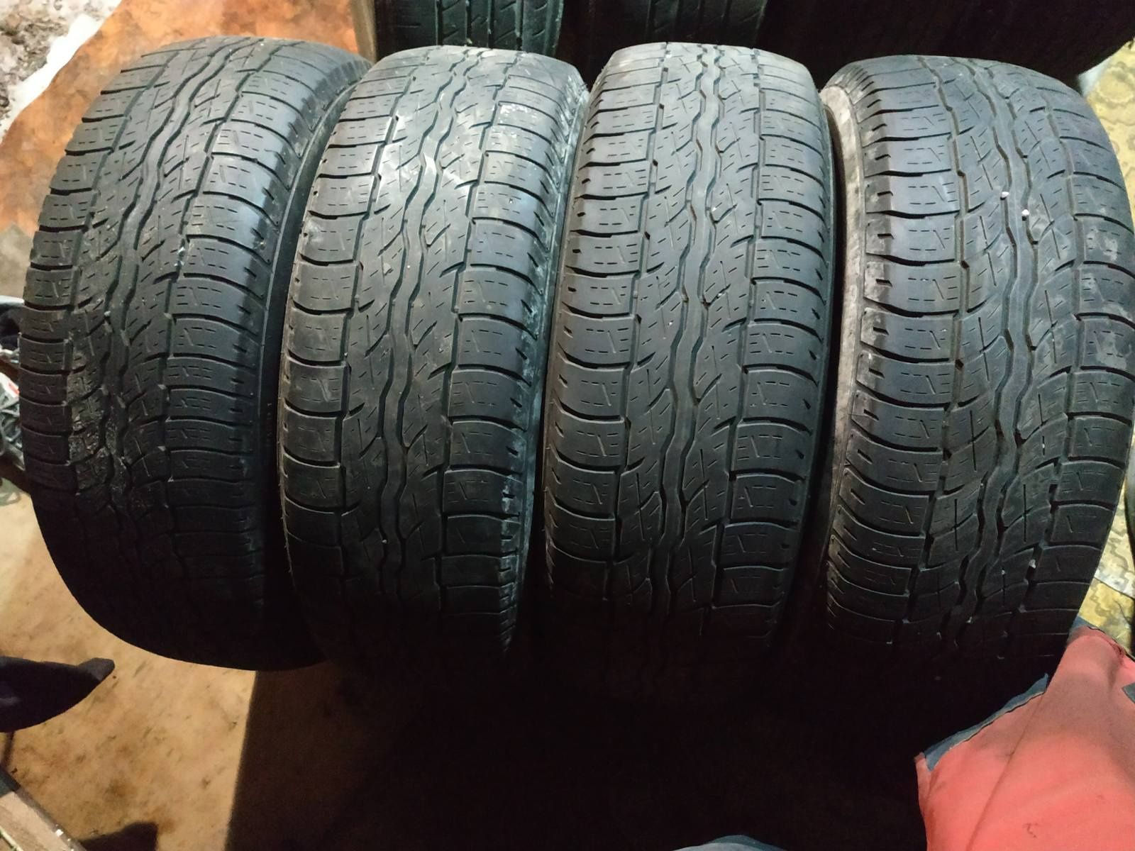 Шини 225/65 R17 Bridgestone