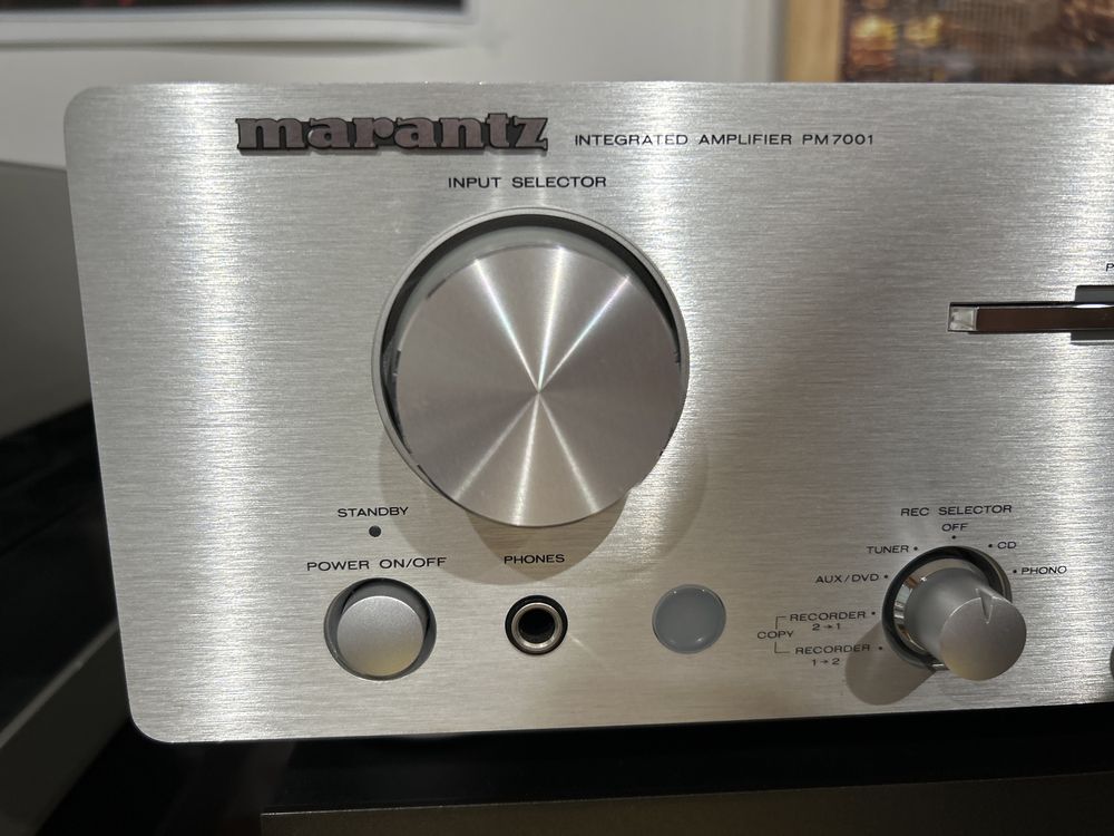 Amplificador Marantz PM 7001 Ki Signature com comando e certificado.