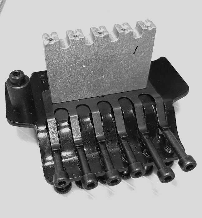 Струнодержатель с тремоло Floyd Rose для электрогитары (см. все фото)