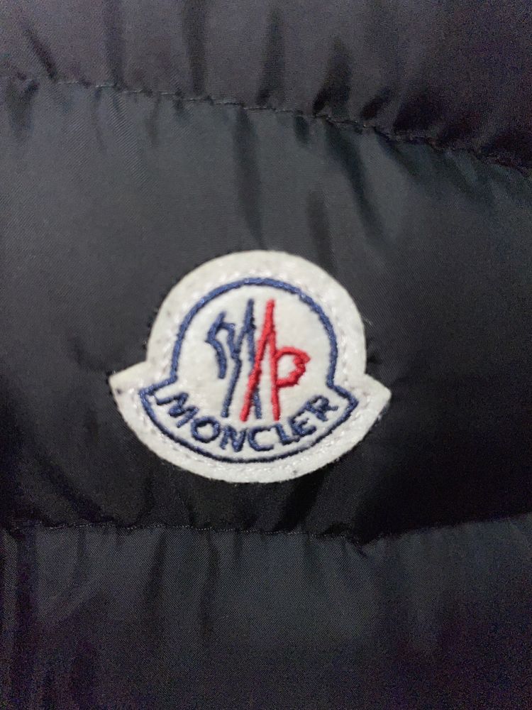 Colete Moncler L (praticamente novo)