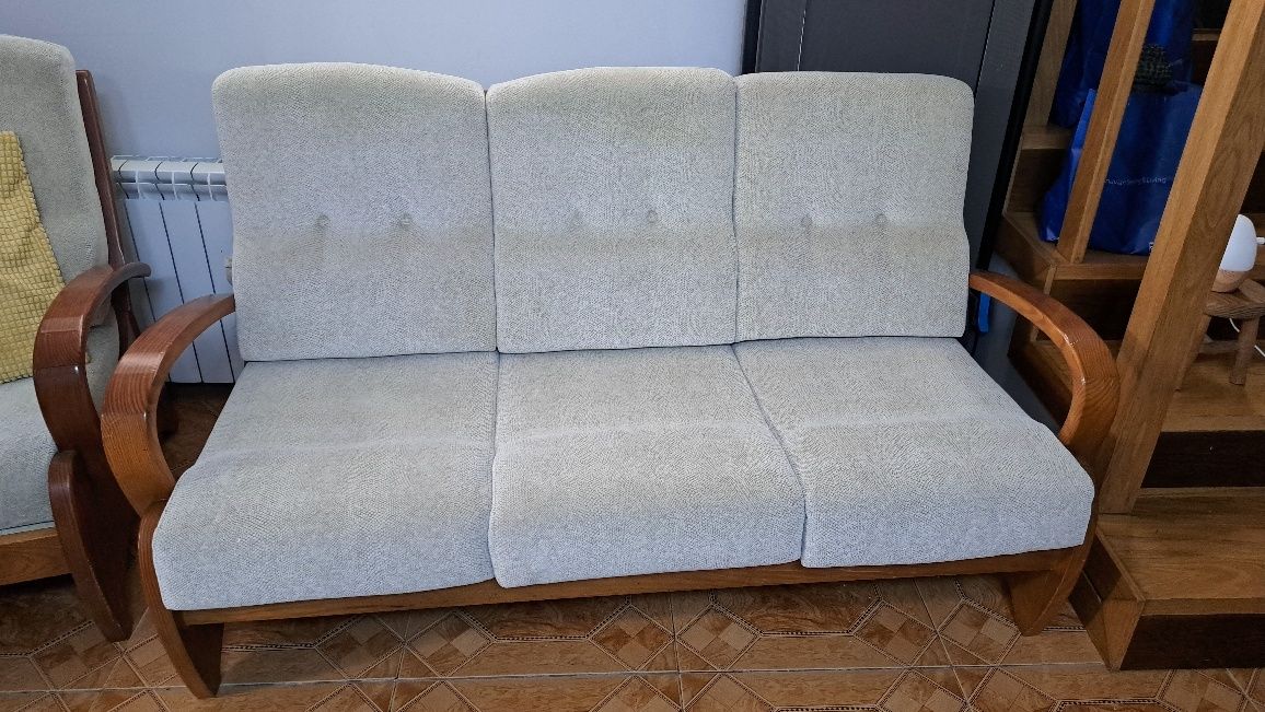 Conjunto de Sofás (3 + 1 + 1 lugares)