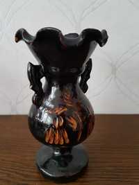 Czarny ceramiczny wazonik