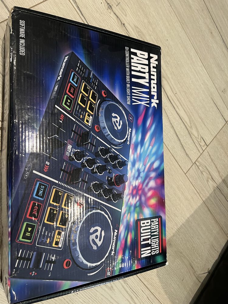 Numark Party Mix DJ Controller