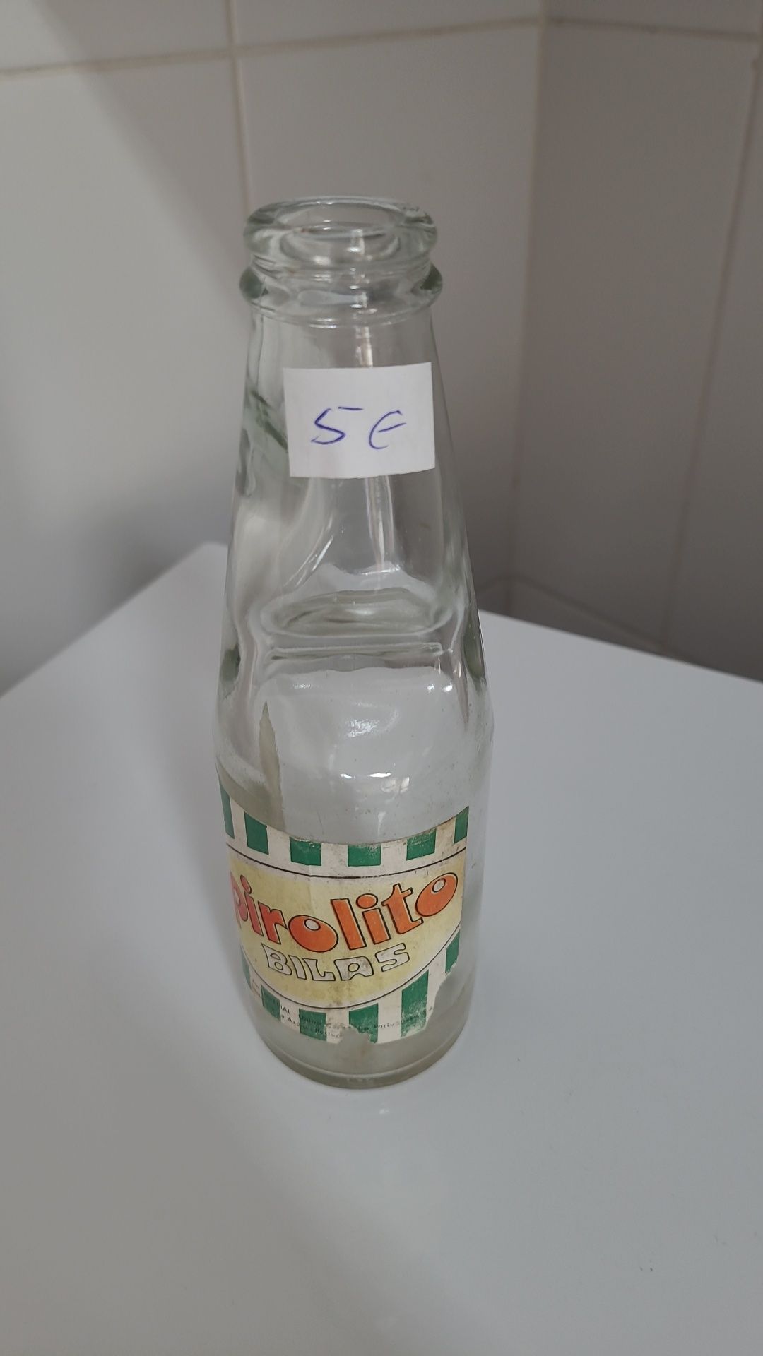 Antiga garrafa de Pirolito (Bilas) com rótulo de papel.