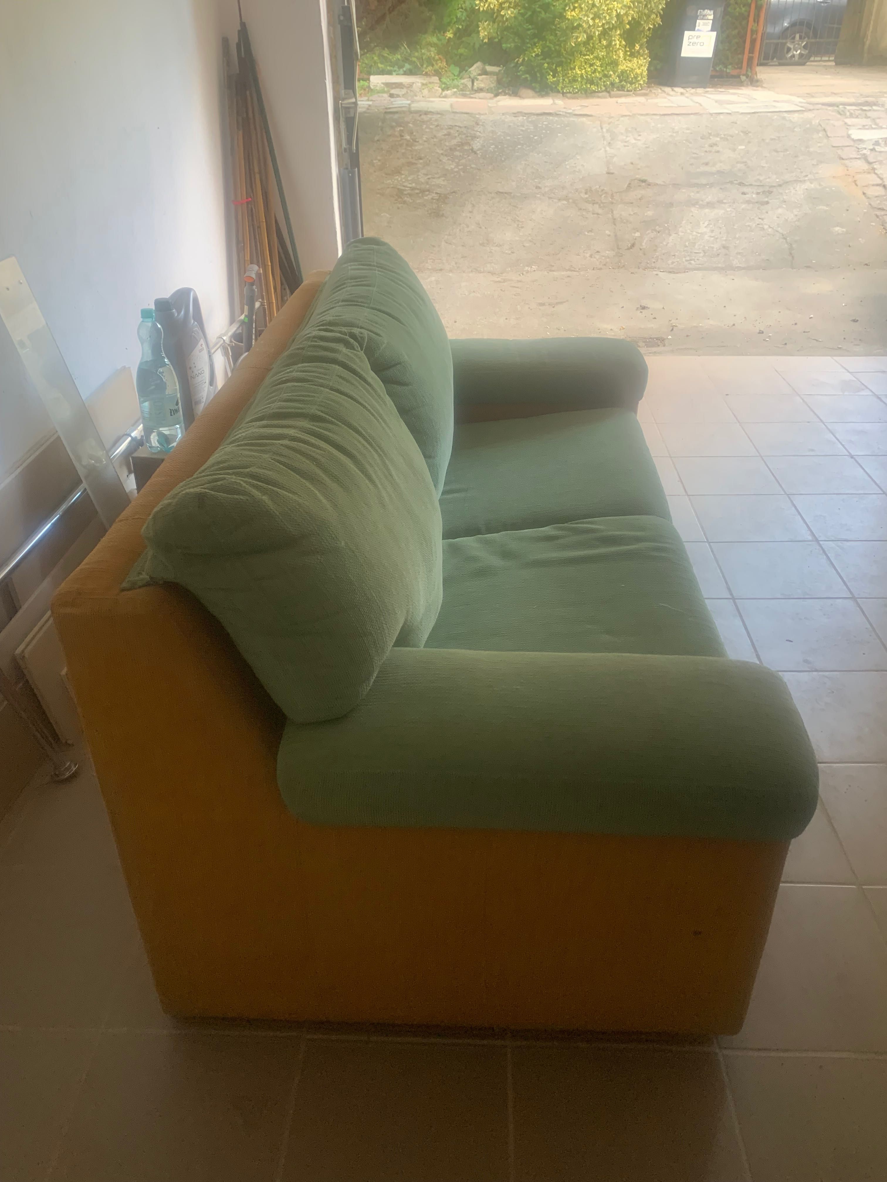 Sofa 2-osobowa rozkładana z pojemnikiem za darmo