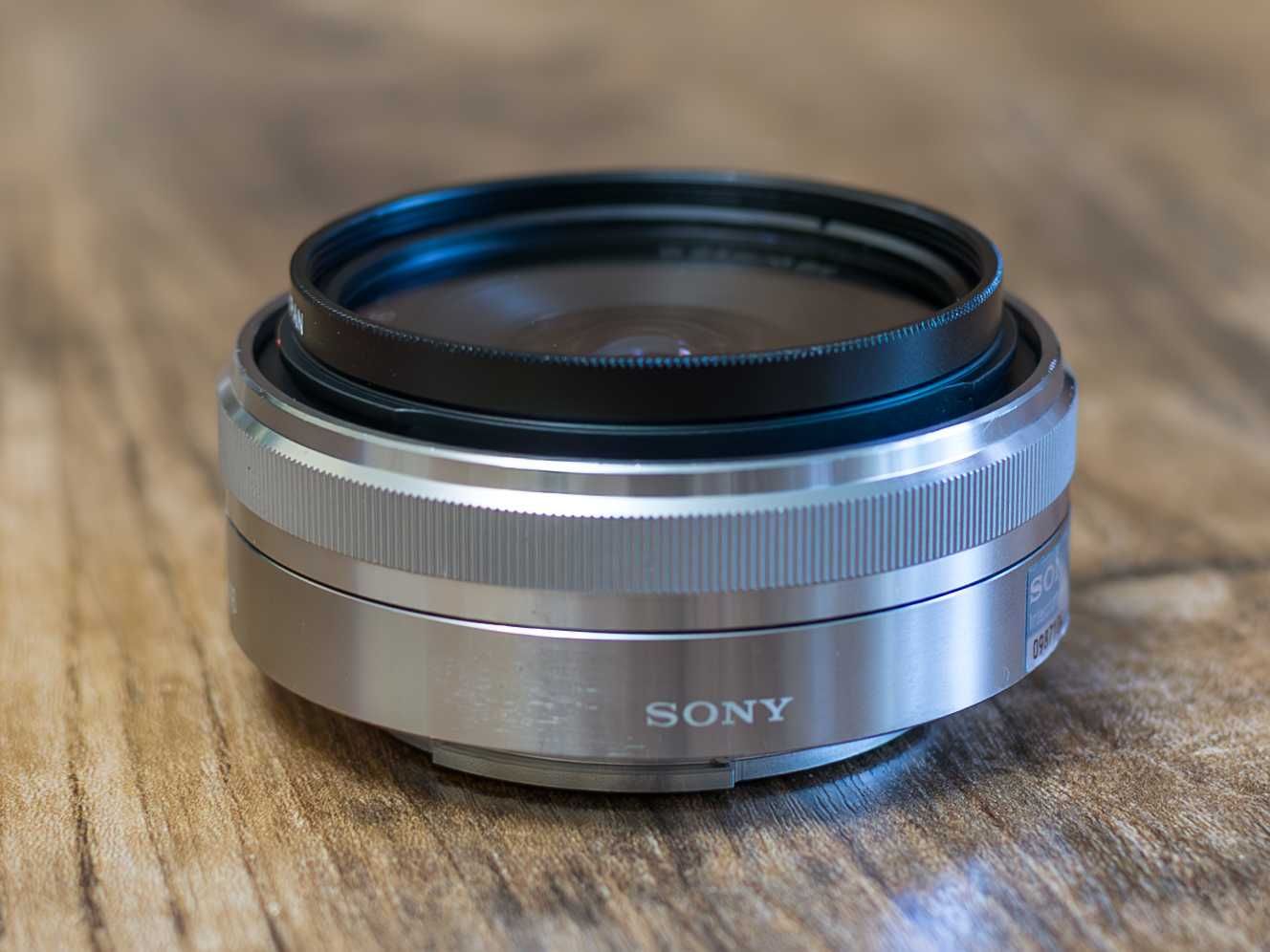 SONY E 16mm f/2.8 з блендою та фільтром . E-mount . Оригінал . ГАРНИЙ