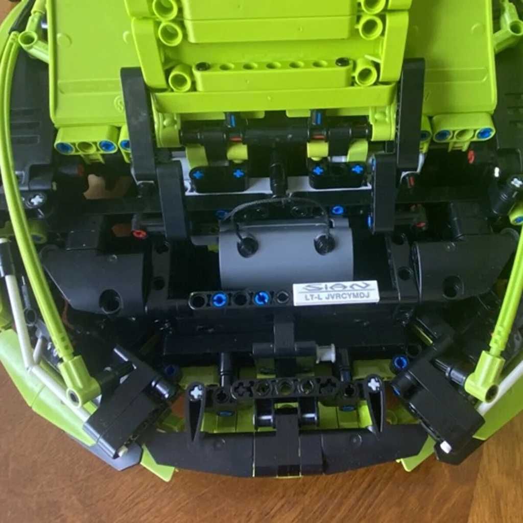 Lego Technic Lamborghini Sian 42115 - z pudełkiem i instrukcjami