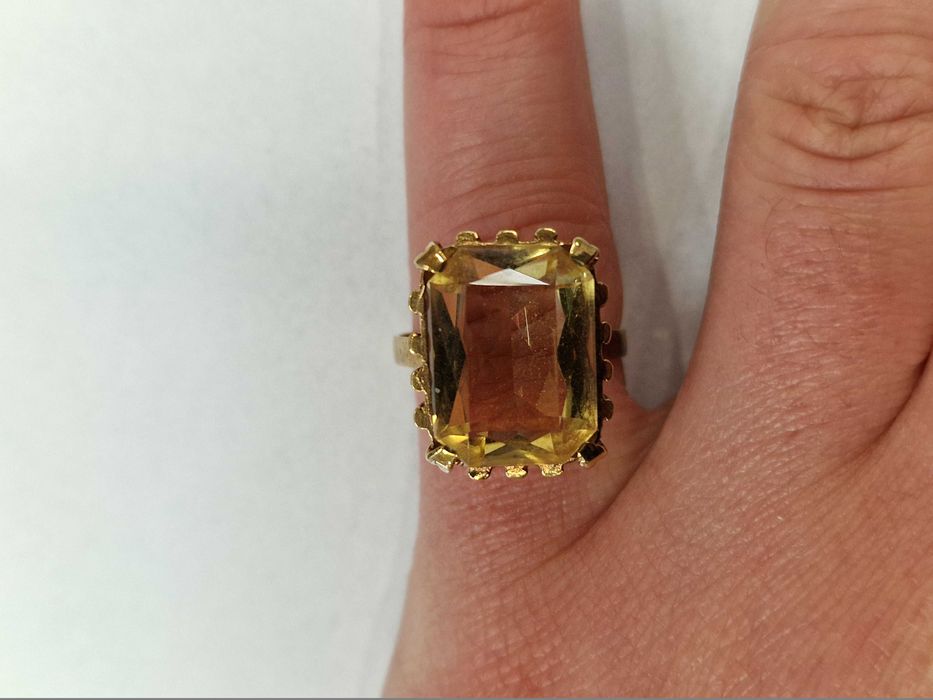 Złoty pierścionek/ 585/ 5.26 gram/ R16/ Cytryn/ Europa Zachodnia