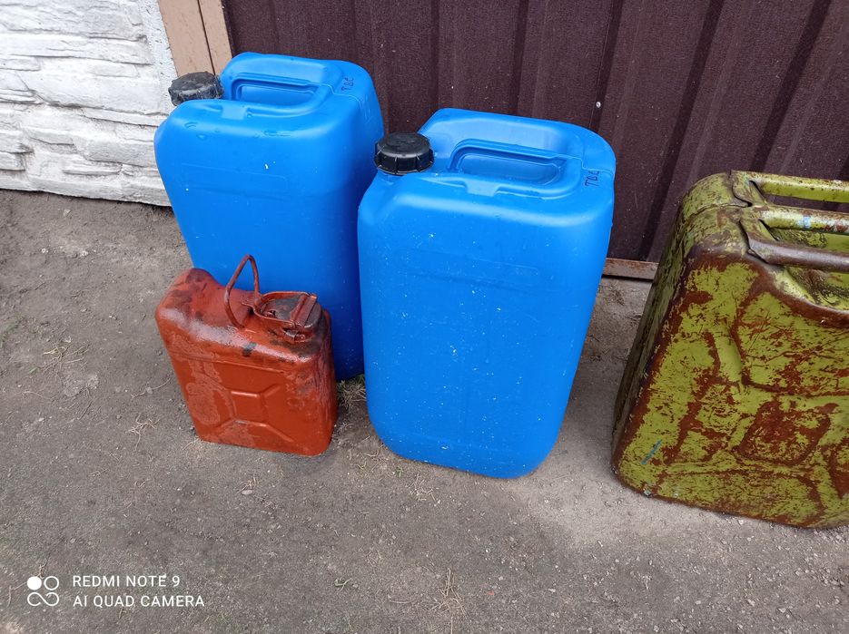 Каністри 5, 20 літрів сталь пластик.