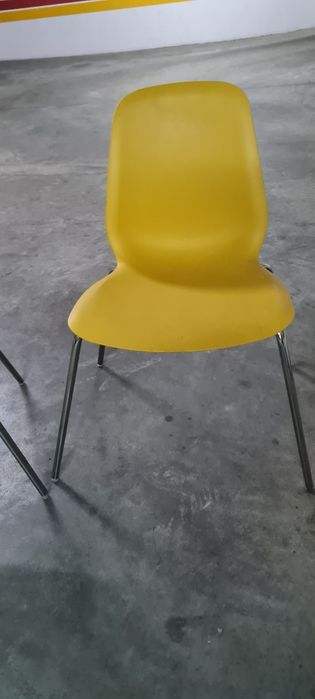 Cadeiras amarelad
