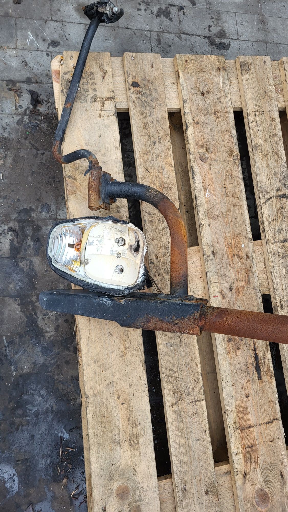 Uchywt tylnych lamp manitou MT
