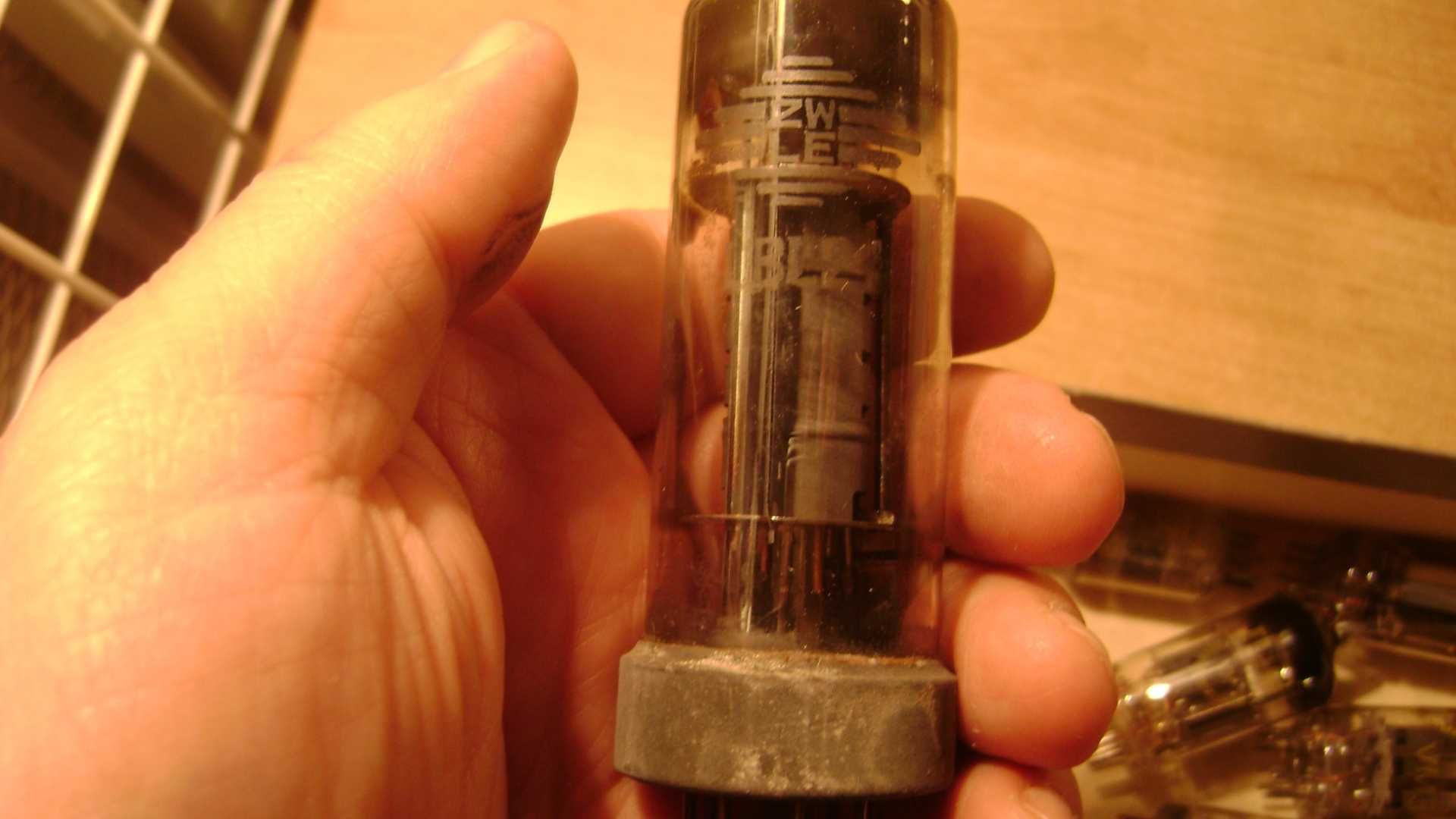 Starocie z PRL - Lampy Elektronowe Zestaw numer 2 = 8 sztuk TANIO