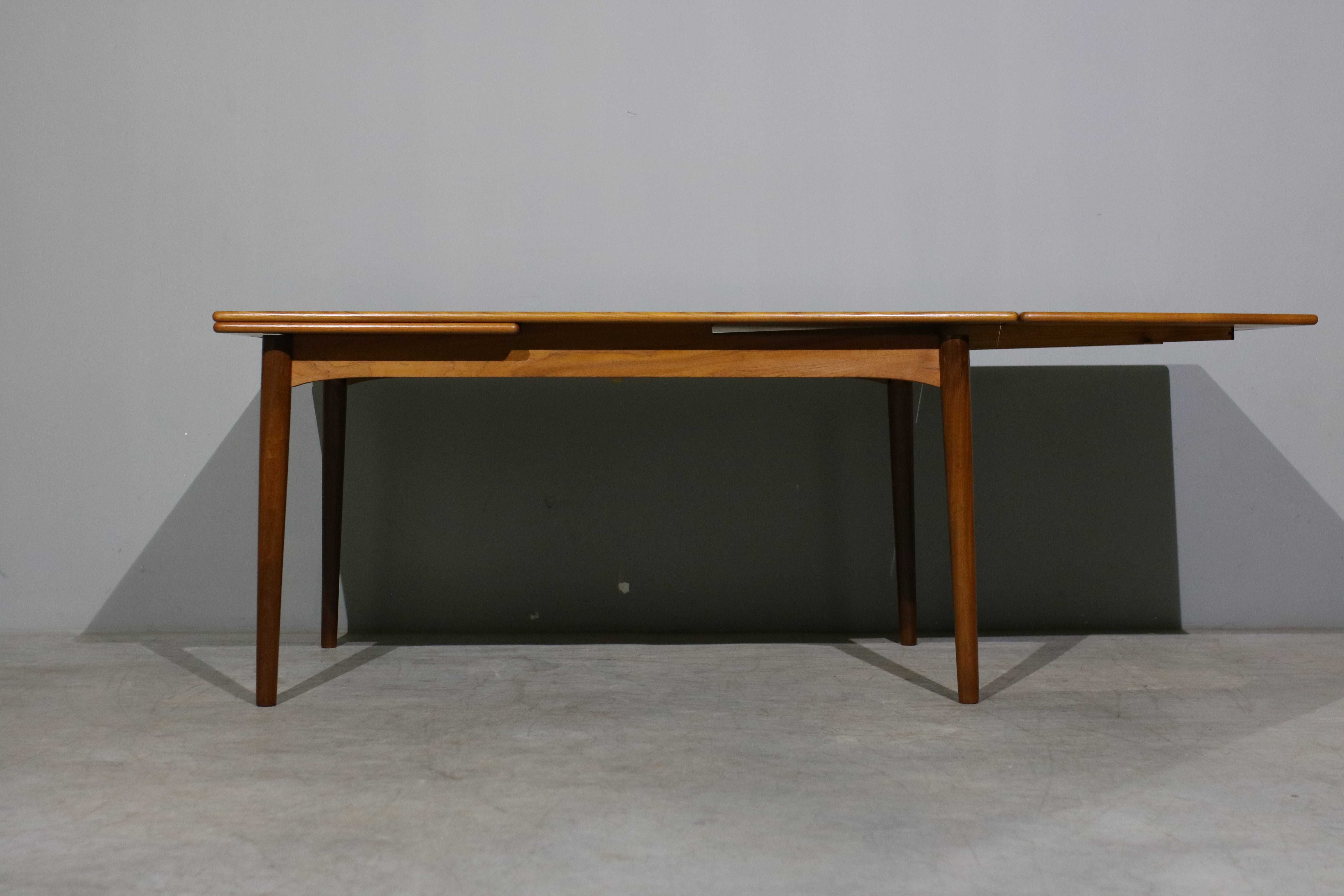 Mesa de jantar extensível em teca | Danish Design | Vintage