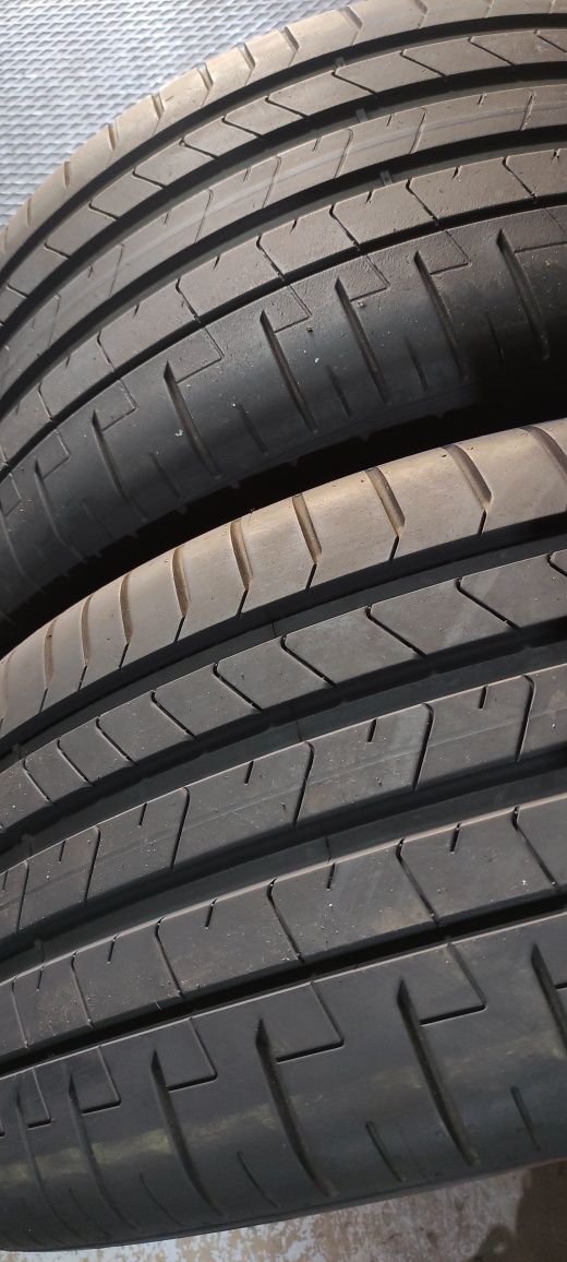 Pneus 265/35/22 Pirelli semi novos