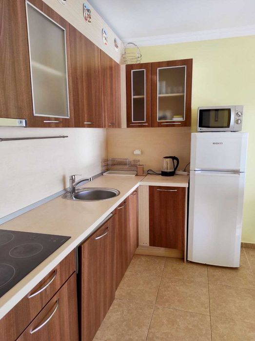 Продаж трикімнатної квартири у місті Святий Влас (Болгарія)