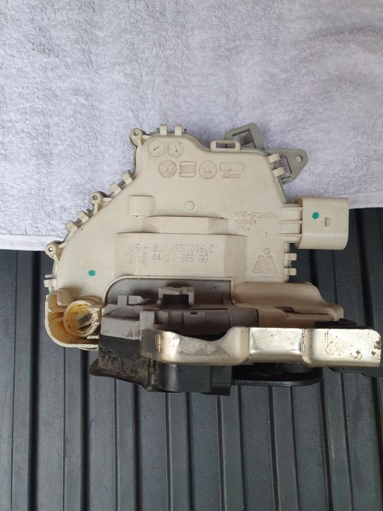 Замок audi ауди 8j2837016c