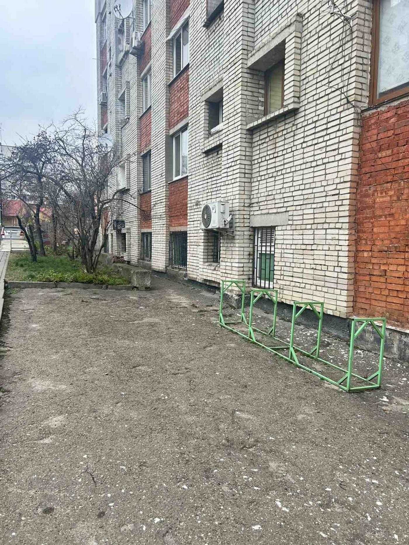 Оренда приміщення у цоколі по вулиці Масарика. місто Львів.