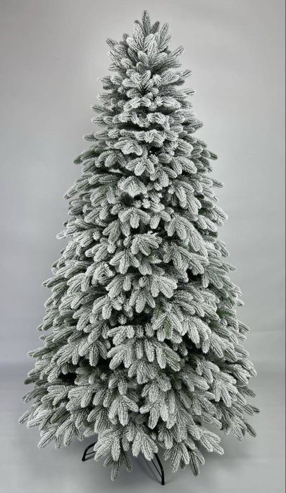 Ялинка засніжина