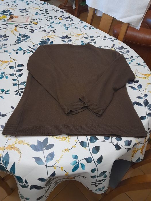 Casaco castanho botões madre pérola