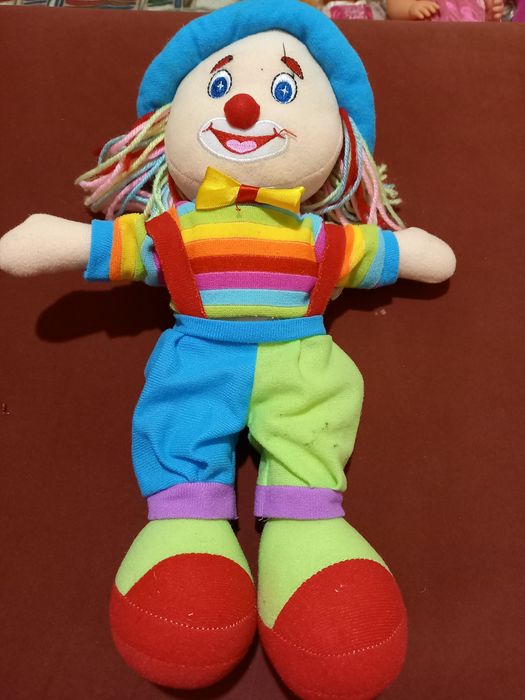 Peluche palhaço muito bonito