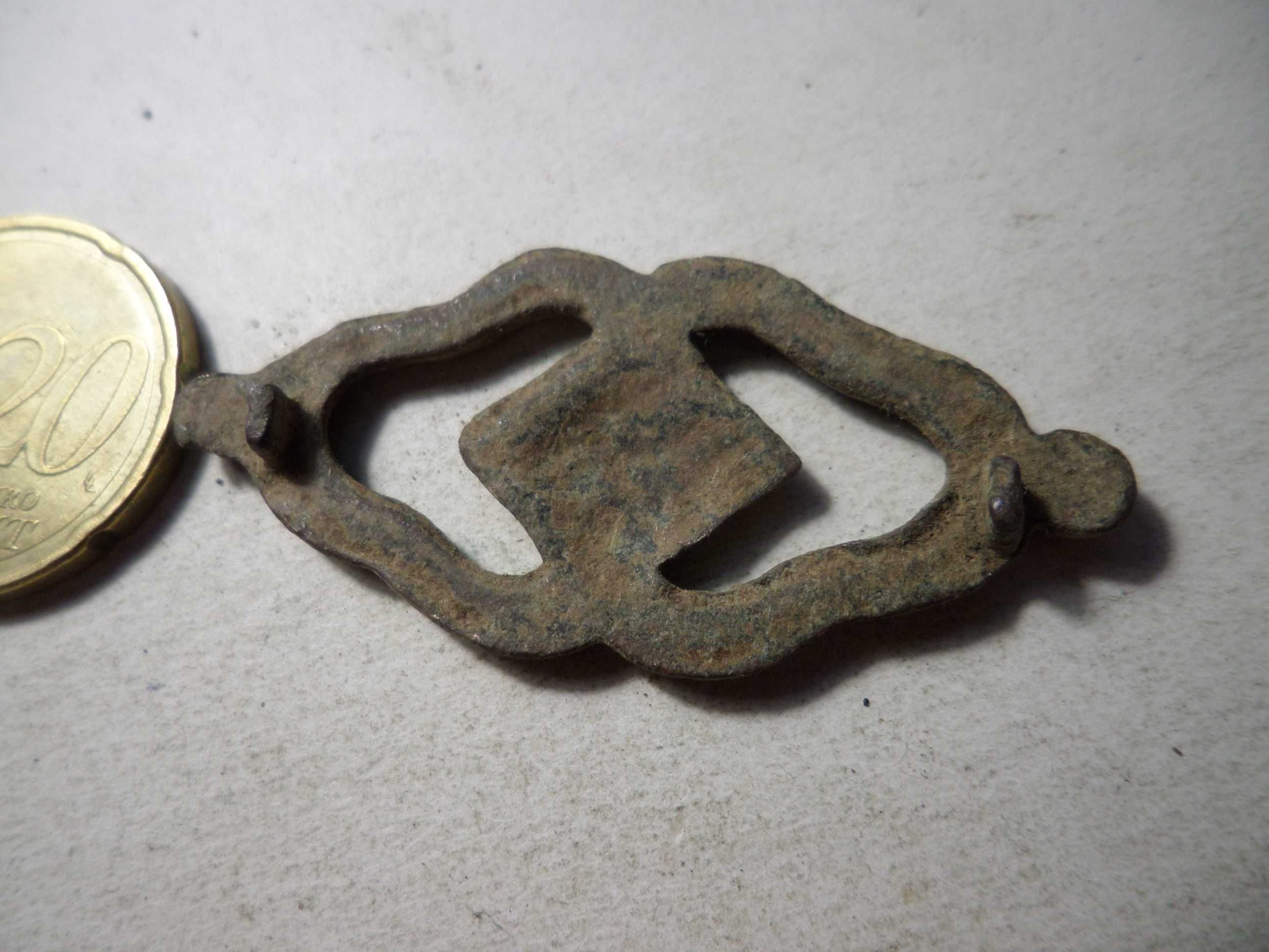 'Peça' antiga em Metal