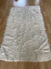 Futrzak dywan lub narzuta na łóżko 180 x 110 cm wełna