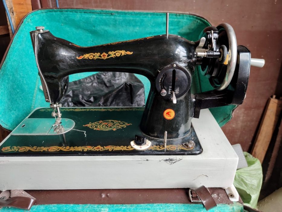 Швейная машина "Подольск 2м" ручная