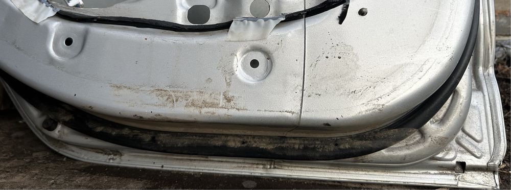 Дверь задняя левая голая Hyundai IX35 код краски 9S