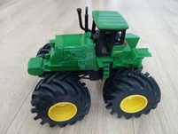 Traktor wydający dźwięki