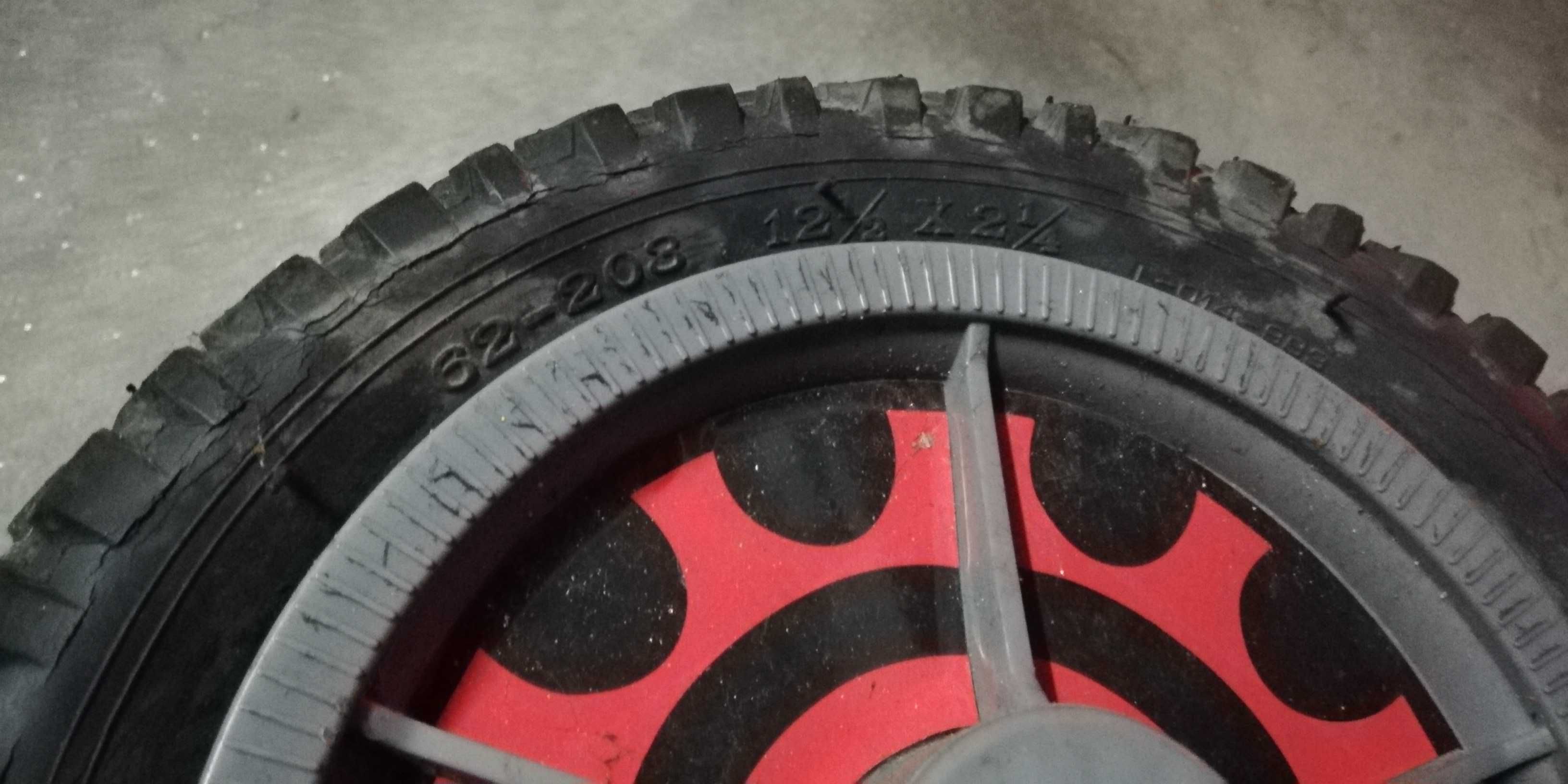 Bicicleta criança Hot Wheels com rodinhas