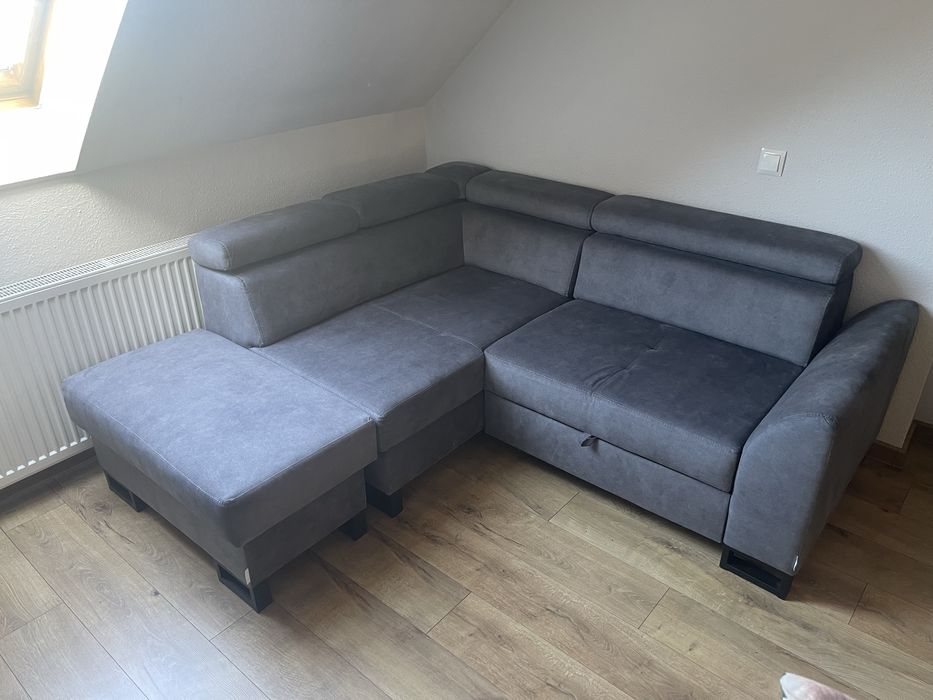 Granatowy narożnik 200x140 – jak nowy, elegancki i wygodny