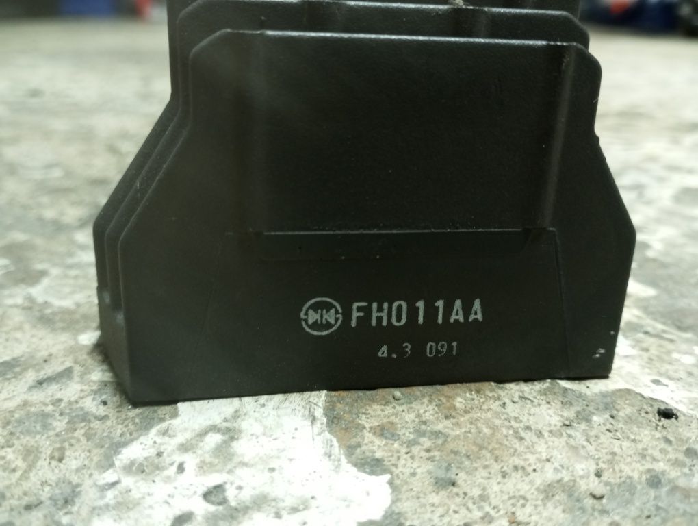 Yamaha r1 RN 12 regulator napięcia OEM