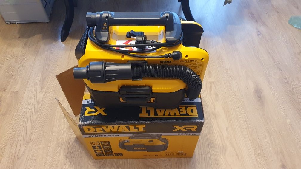 Odkurzacz przemysłowy DeWalt DW DCV584L 300 W Nie używany.