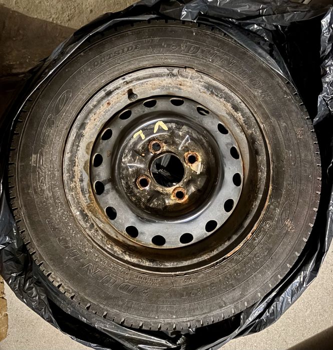 Komplet 4 kół stalowych z oponami Dunlop 175/70 R13 82T