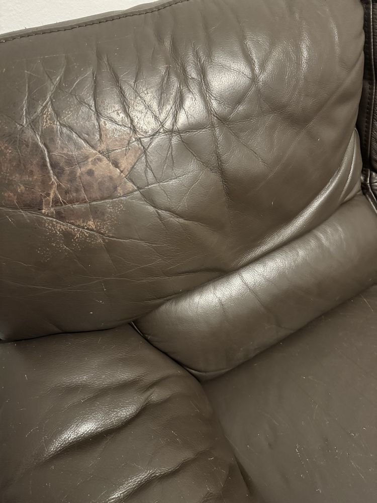 Sofa com algum uso