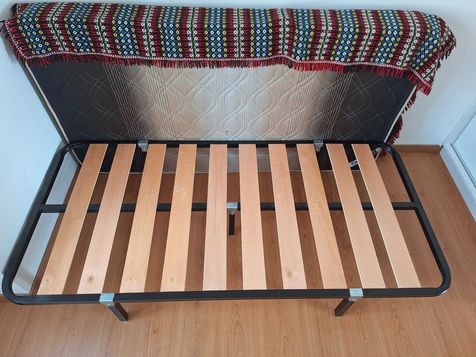 Estrado de cama de solteiro + colchão