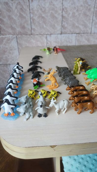 Іграшки кіндер тварини ,принцеси,Гаррі Поттер.