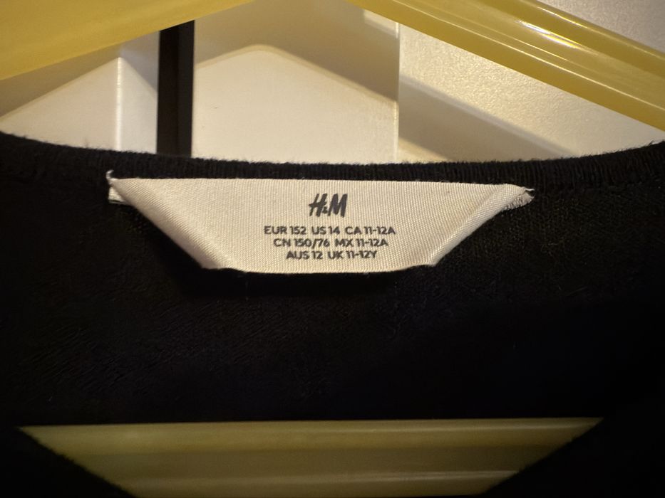 Czarny rozpinany sweterek H&M 152
